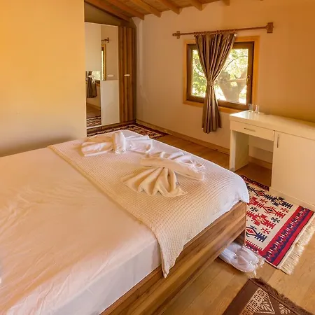 Kemping Secret Garden & 4*